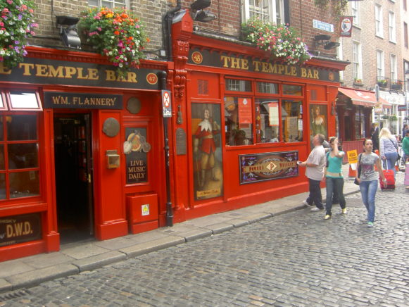 Pub_Temple_Bar_-_Dublin sale scuola viaggi